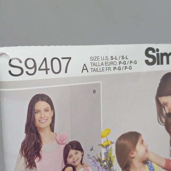 Simplicity Sewing Pattern #S9407-Size S-L-18" Doll-Mommy & Me Apron-Cut-Complete - Picture 3 of 6